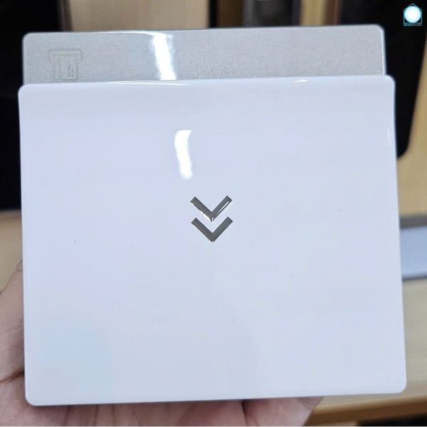 Công tắc tiết kiệm điện ES3 TTLock Hotel 17 ES3 Vuong 2